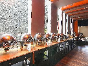 j hotel by zen rooms