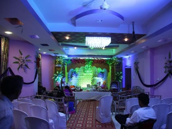 Hotel Central Avenue,Narsimhapur>>Jabalpur,2 star