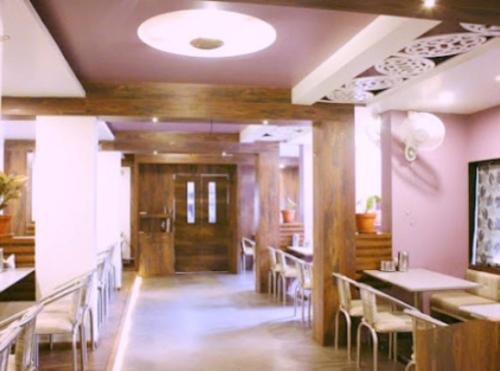 hotel radhika deluxe