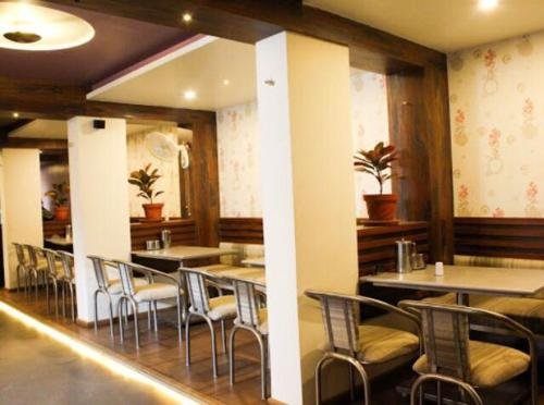 hotel radhika deluxe