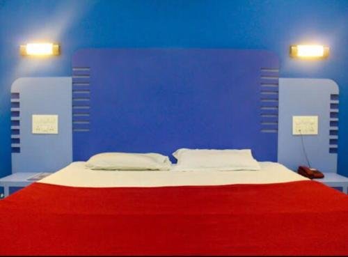 hotel radhika deluxe