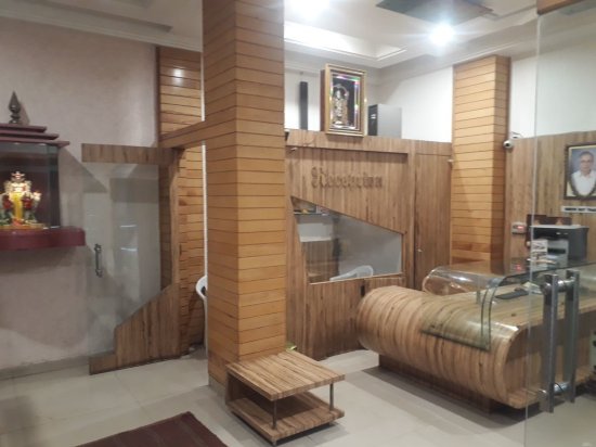 hotel radhika deluxe