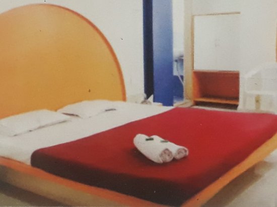 hotel radhika deluxe