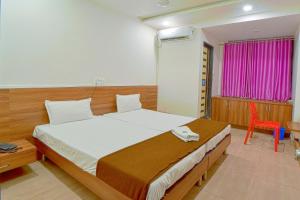 hotel radhika deluxe