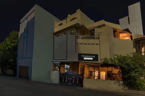 Super Townhouse Townvilla Guesthouse,Ameerpet,3 star