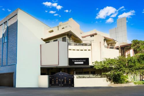 Super Townhouse Townvilla Guesthouse,Ameerpet,3 star