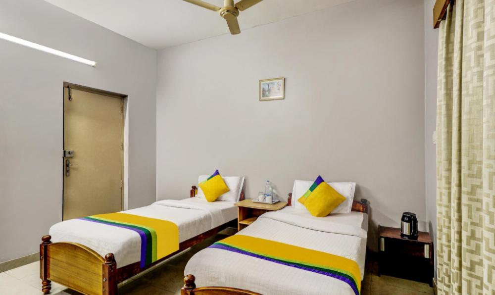 itsy hotels shree comforts