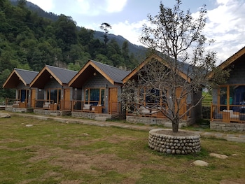 winterfell the stay unique river front resort