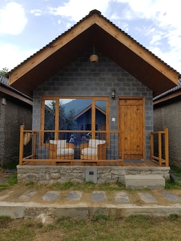 winterfell the stay unique river front resort