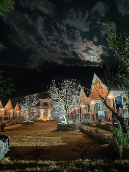 winterfell the stay unique river front resort