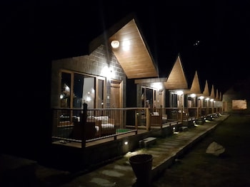 winterfell the stay unique river front resort