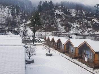 winterfell the stay unique river front resort