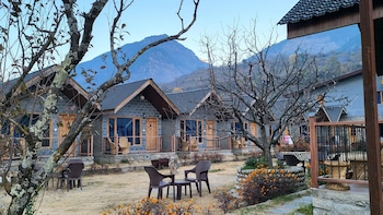 winterfell the stay unique river front resort