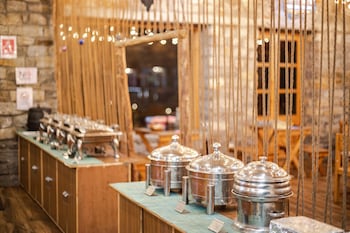 winterfell the stay unique river front resort