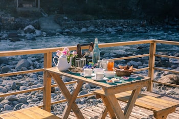 winterfell the stay unique river front resort