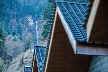 winterfell the stay unique river front resort