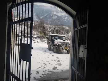 winterfell the stay unique river front resort