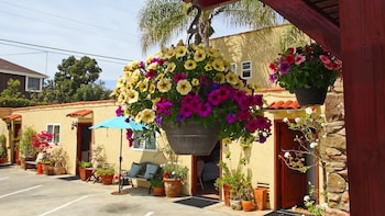 leucadia beach inn