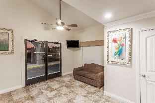 Travelodge By Wyndham Hemet Ca,Riverside>>Hemet,2 star