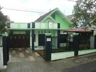 villa keluarga pondok daun