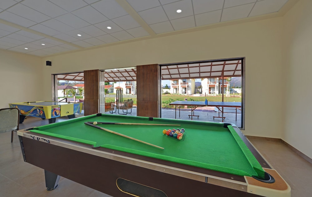 the fern sattva resort polo forest