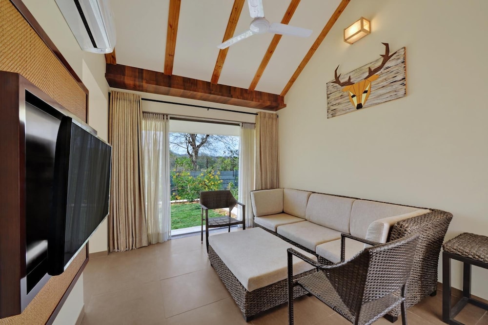 the fern sattva resort polo forest