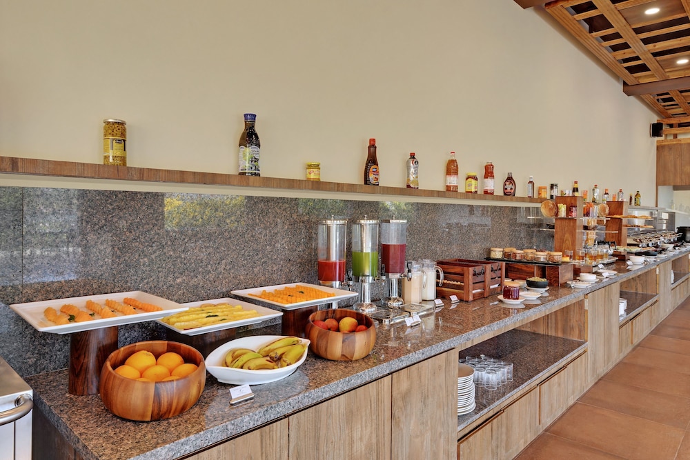 the fern sattva resort polo forest
