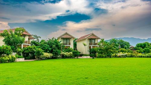 the fern sattva resort polo forest