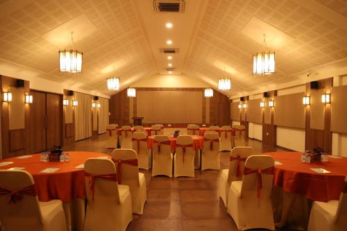 the fern sattva resort polo forest