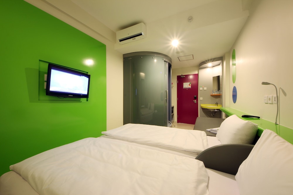 pop hotel kuta beach bali