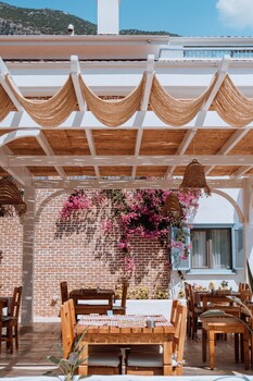 kassandra boutique hotel