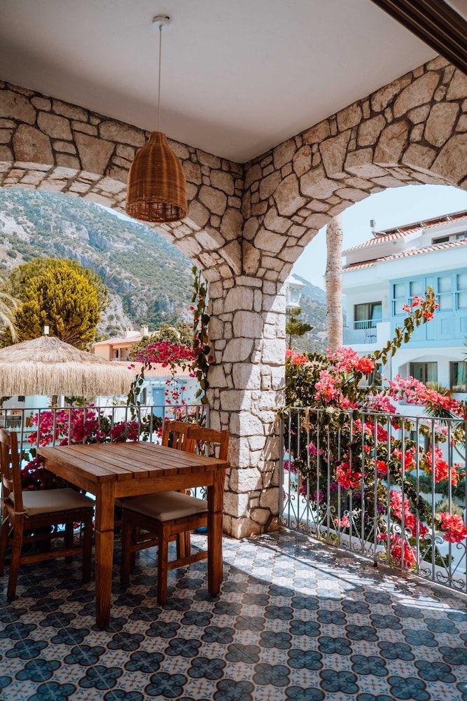 kassandra boutique hotel