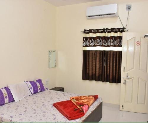 Hotel Shivalay Shegaon,,3 star