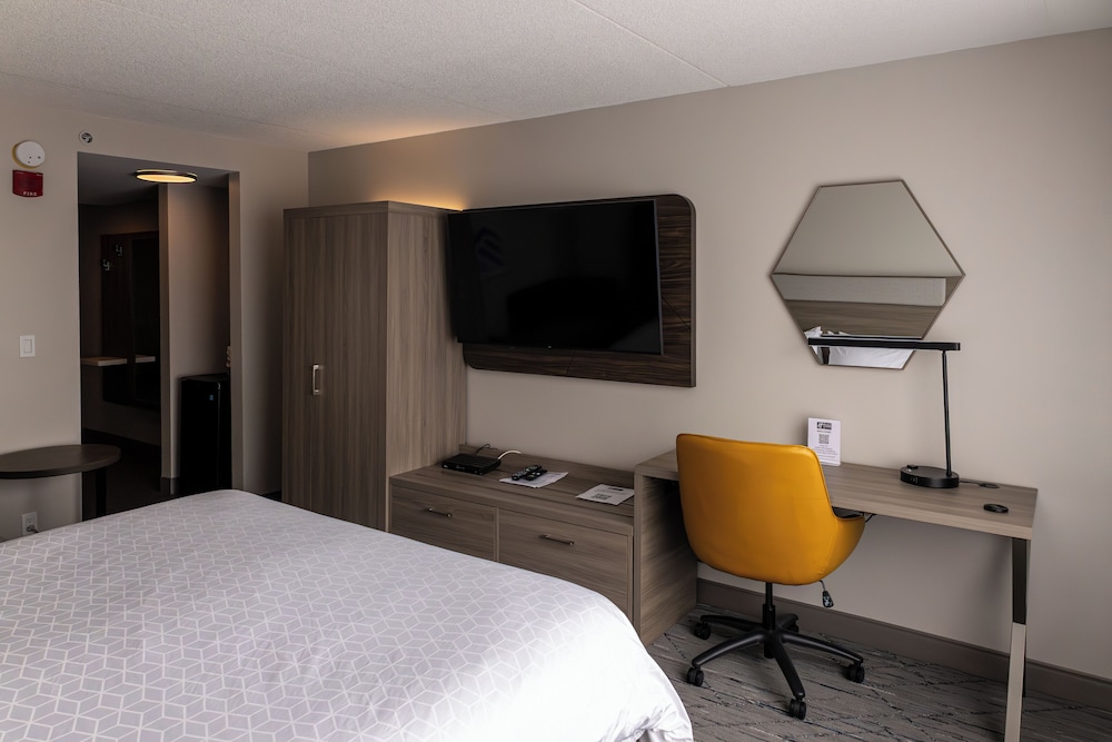 holiday inn express hotel and suites brockville by ihg