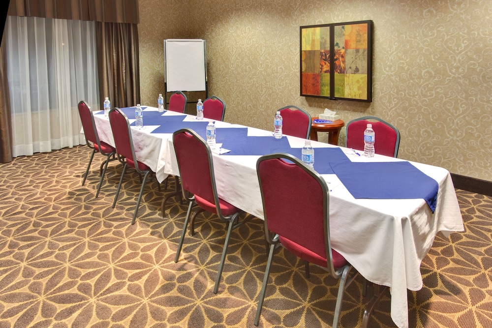 holiday inn express hotel and suites brockville by ihg