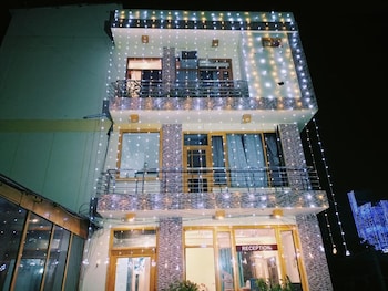 hotel queens pearl inn