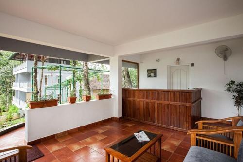 the breeze resort munnar