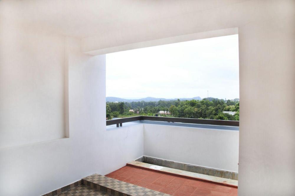 gb castle guesthouse yelagiri