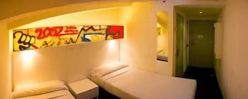 hostal raval rooms