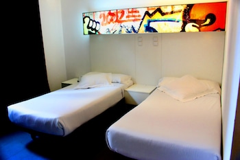 hostal raval rooms