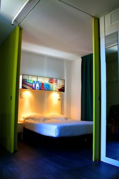 hostal raval rooms