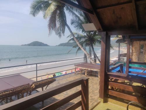 royal wood beach resort