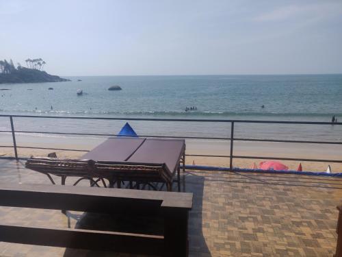 royal wood beach resort