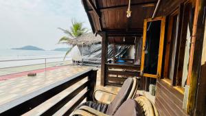 royal wood beach resort