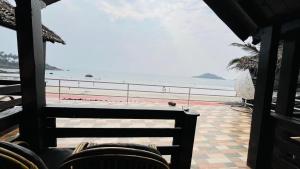 royal wood beach resort