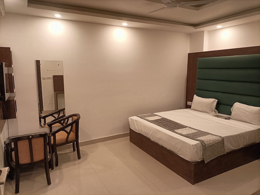 hotel krone delhi near igi airport by rmaap group