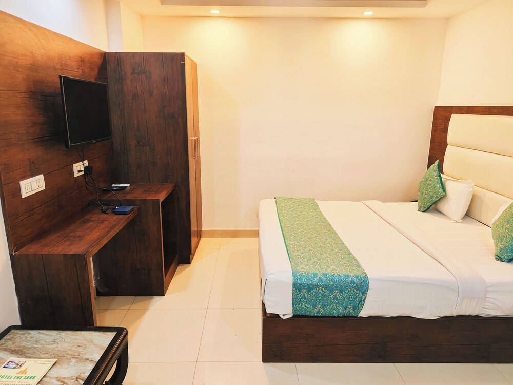 hotel krone delhi near igi airport by rmaap group