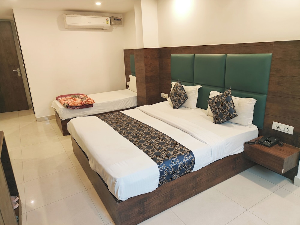 hotel krone delhi near igi airport by rmaap group