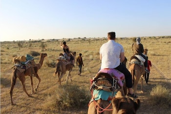 desert overnight camp and resort jaisalmer