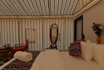 desert overnight camp and resort jaisalmer